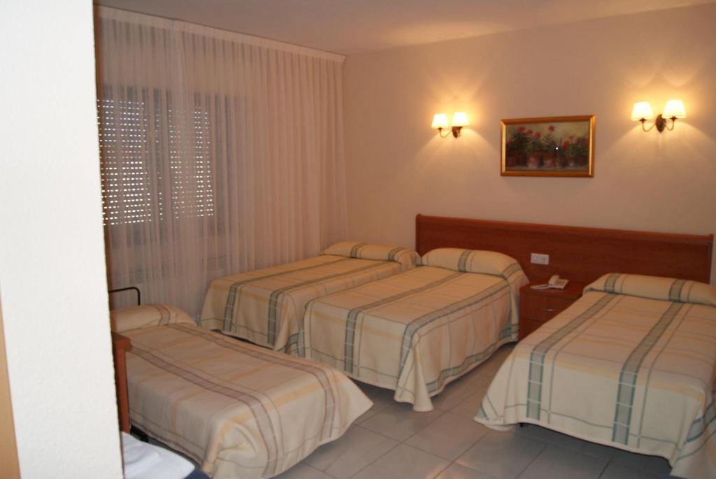 Hotel Alameda Alba De Tormes Room photo